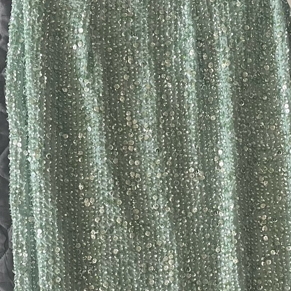 Mac Duggal - Picture 3 of 4